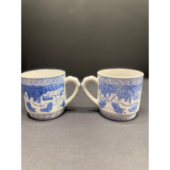 Set of 2 Vintage Guangzhou Chinese Blue & White Porcelain Tea Cups – 3.5" Tall - Picture 4 of 8